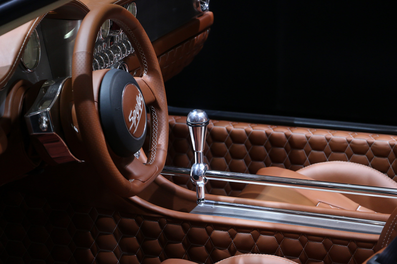 Illustration for article titled Spyker Is Back With 525 HP From Audi And Exposed Manual Gearboxes